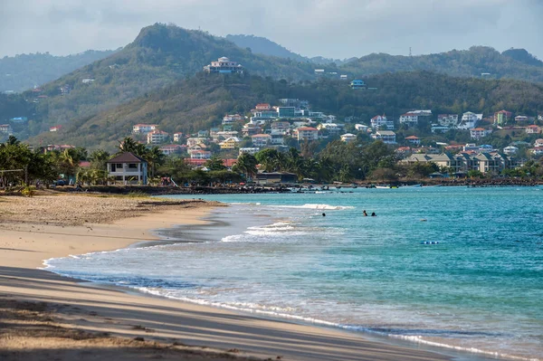 Barevné Horské Domy Výhledem Tuto Klidnou Pláž Saint Lucia — Stock fotografie