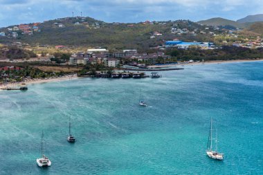 Saint Lucia 'daki Rodney Körfezi' nden manzaralı bir manzara..