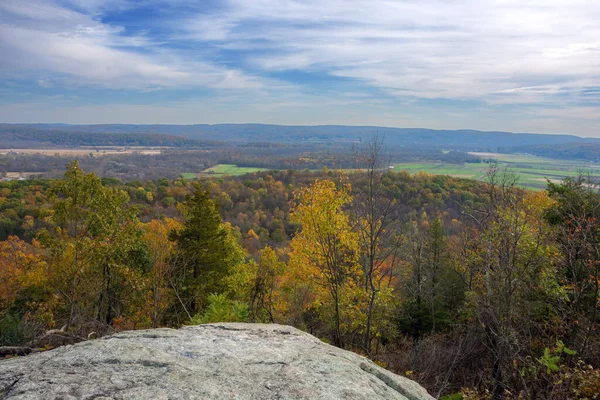 新泽西州沃伦县詹妮跳森林山顶的秋景 — 图库照片
