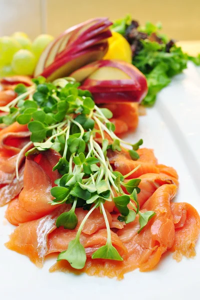 marine edilmiş somon balığı