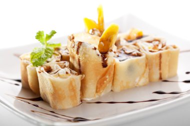 tatlı meyve suşi roll