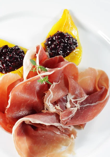 Ham with Pear and Berries — Stock Photo, Image