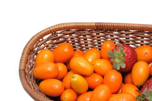 Morangos e kumquats — Fotografia de Stock