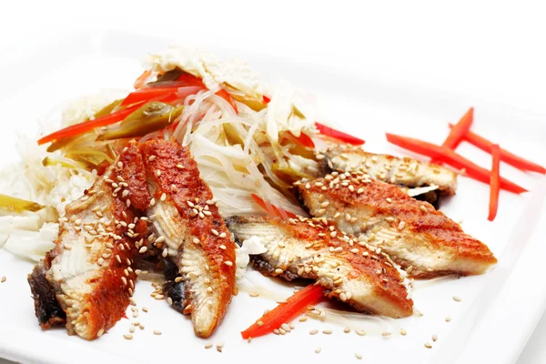 Cuisine japonaise - Assiette de poisson — Photo