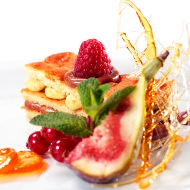 Ahududu ile sünger kek