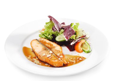 Sıcak balık yemekleri - somon steak