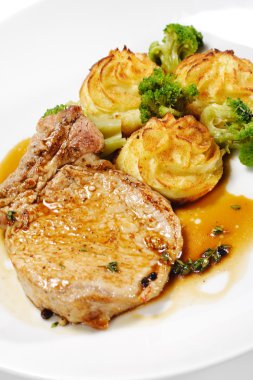 sıcak et yemekleri - kemik içinde domuz eti