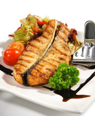 balık yemekleri - somon steak