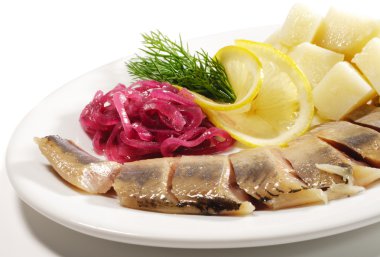 soğuk balık yemekleri - kipper patates ile