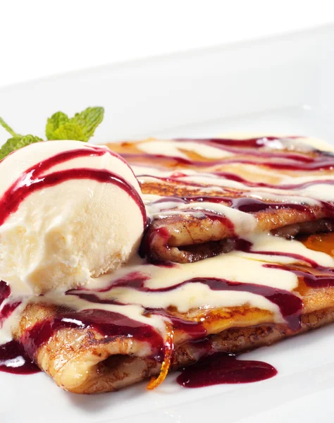 Pancakes and Ice Cream — Stock Photo, Image