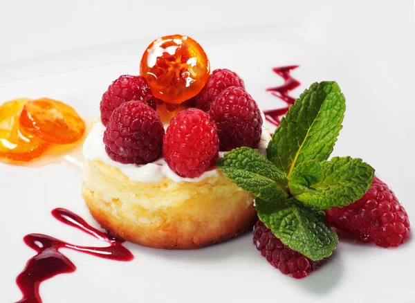 Ricotta Cheese Cake with Raspberry — Stock Photo, Image