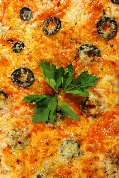 海鲜披萨用橄榄 — 图库照片