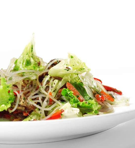Salada - Carne de bovino com macarrão — Fotografia de Stock