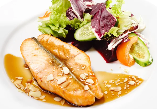 Hot Fish Dishes - Salmon Steak — Stock Photo, Image