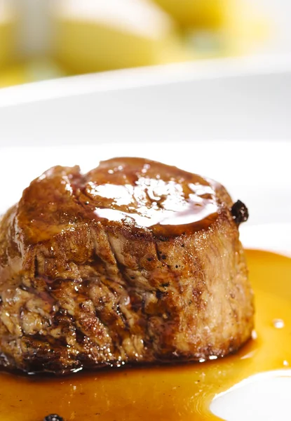 Pratos de carne quente - Medalhões de vitela — Fotografia de Stock