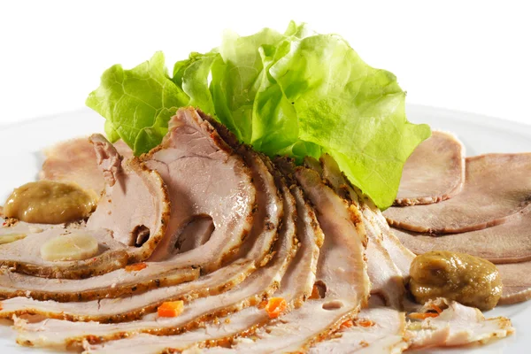冷たい肉料理 - 牛肉と豚肉 — ストック写真