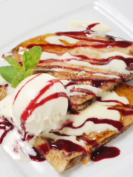 Dessert - Pancakes con gelato — Foto Stock