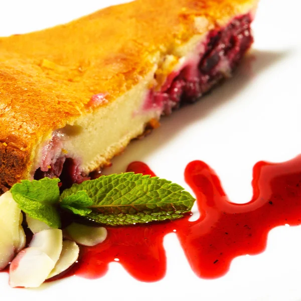 Postre - Pastel de cerezas — Foto de Stock