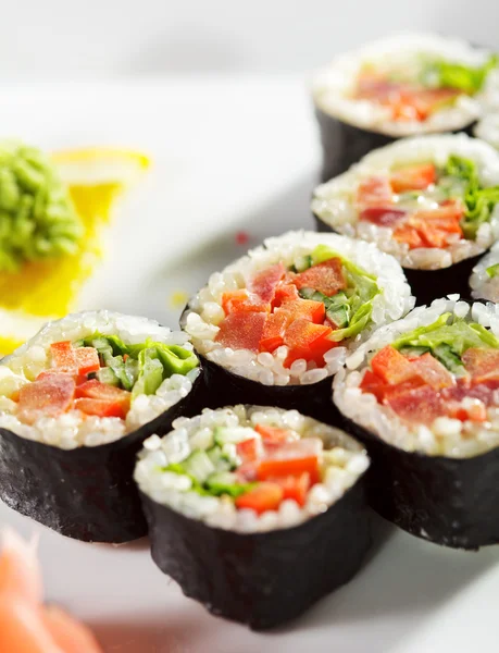 Cozinha japonesa - Maki Sushi — Fotografia de Stock