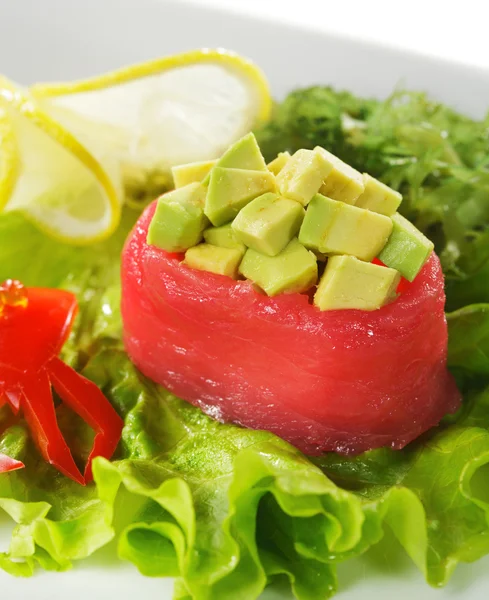 Avocado with Tuna Sushi — Stock Photo, Image