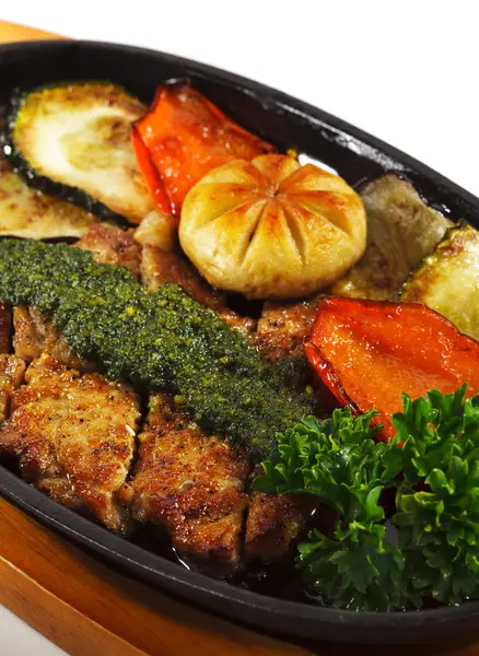 Cocina Japonesa - Cerdo con Verduras —  Fotos de Stock