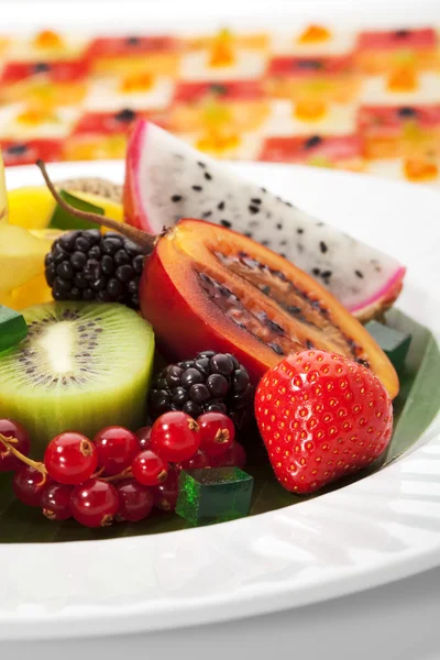 Plato de frutas exóticas — Foto de Stock
