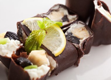 çikolata suşi roll