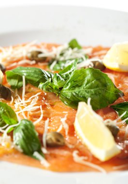 somon carpaccio