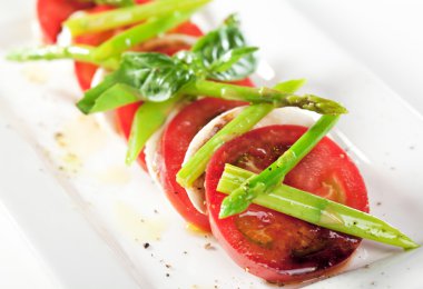 Caprese salatası