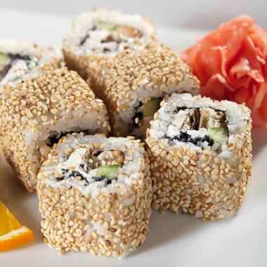 füme yılan balığı rulo