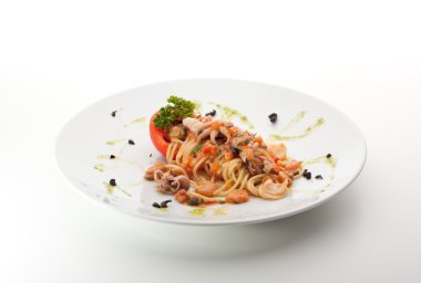 Deniz ürünleri ile erişte