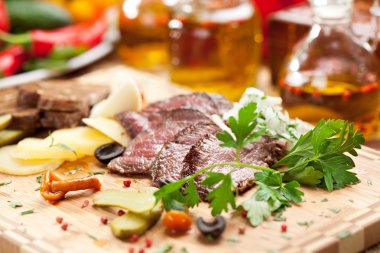 kızartılmış sığır eti yemek