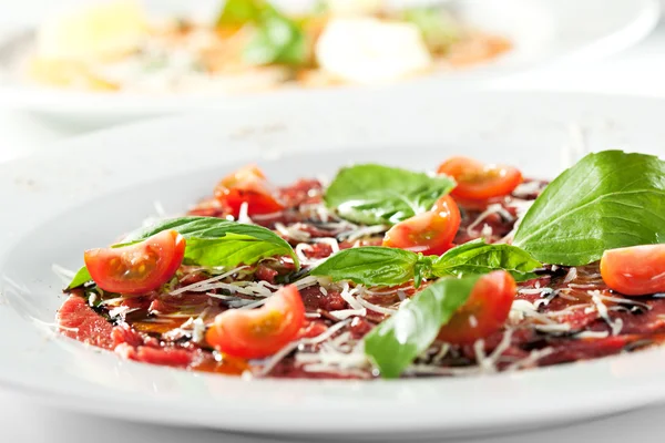 Carpaccio de carne de bovino — Fotografia de Stock