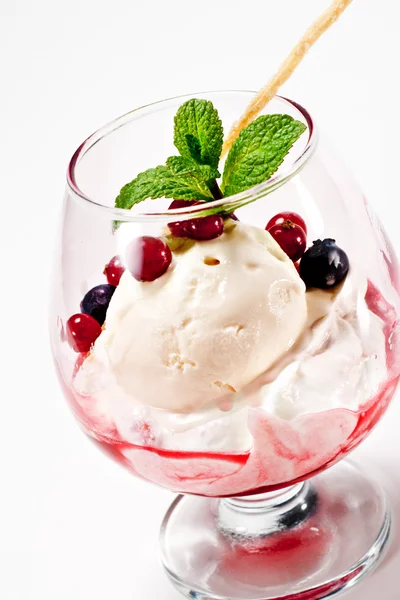 Dessert - Ice Cream and Fresh Berries — Stock Photo, Image