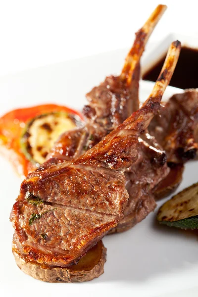 Lamb Chops and Vegetables — Stock Photo, Image