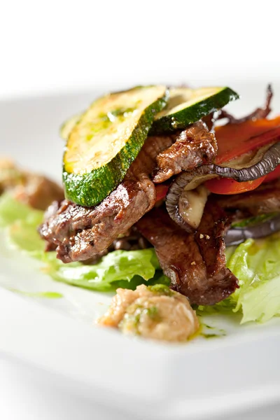 Carne de vacuno con verduras —  Fotos de Stock