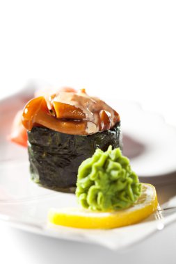 Baharatlı mantar gunkan