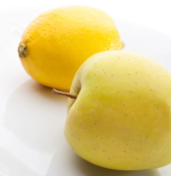Apple and Lemon — Stock Photo, Image