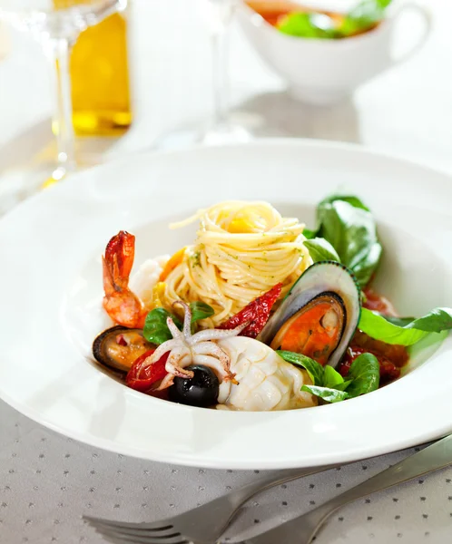 Zeevruchten spaghetti — Stockfoto