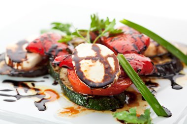 Buharda pişmiş sebzeler