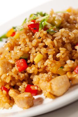 Kızarmış pirinç.