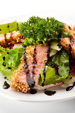 Deniz ürünleri salatası