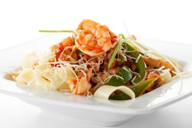 Deniz ürünleri linguine