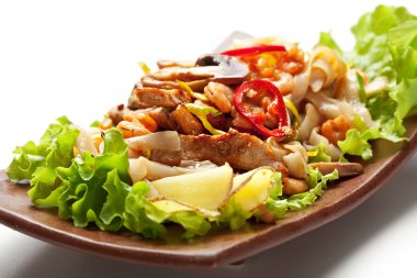 Et ve deniz ürünleri ile erişte