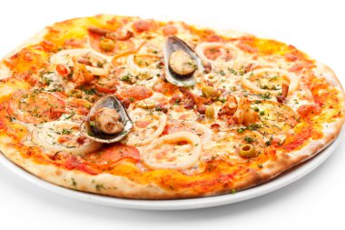 Deniz ürünleri pizza