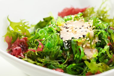chuka yosun salatası