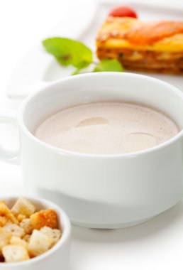 Kremalı mantar çorbası.