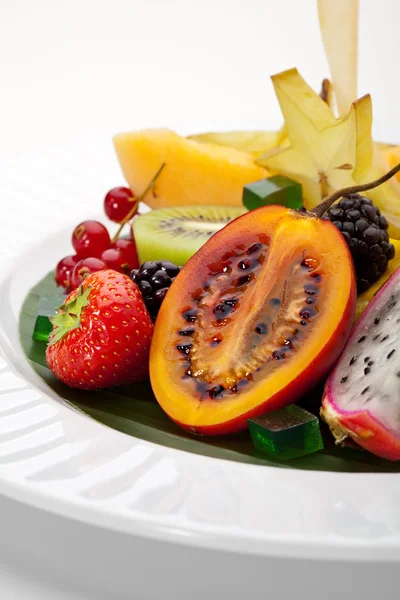 Prato de frutas exóticas — Fotografia de Stock