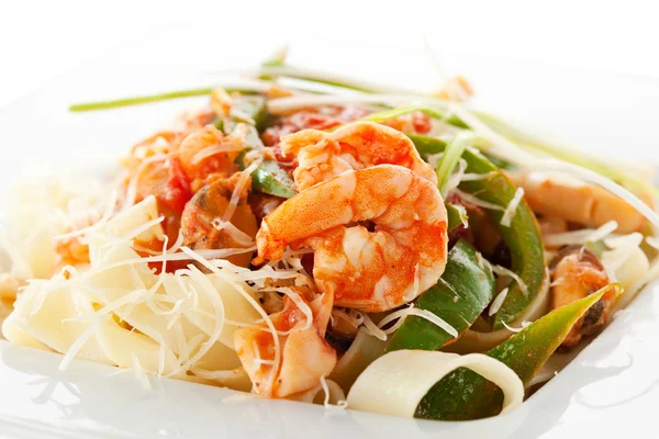 Deniz ürünleri linguine