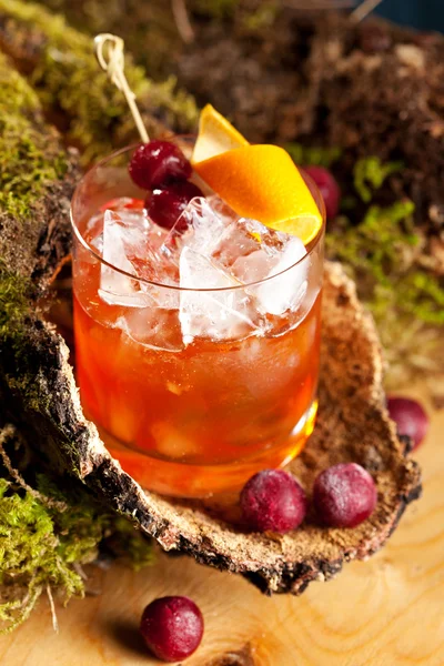 Vanhan muodin cocktail — kuvapankkivalokuva
